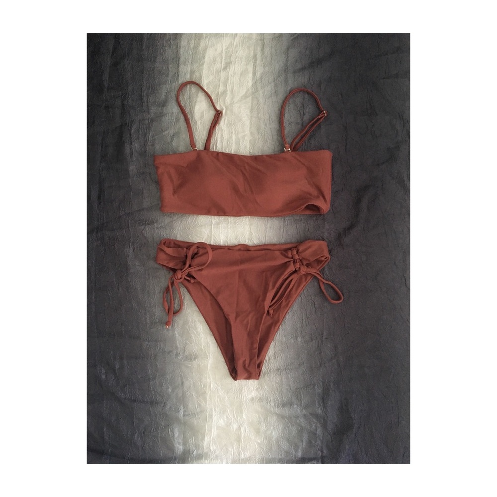 ZAFUL Bikini with detachable straps.